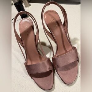 Gucci Women's Blush Satin Heels NWOT size 9